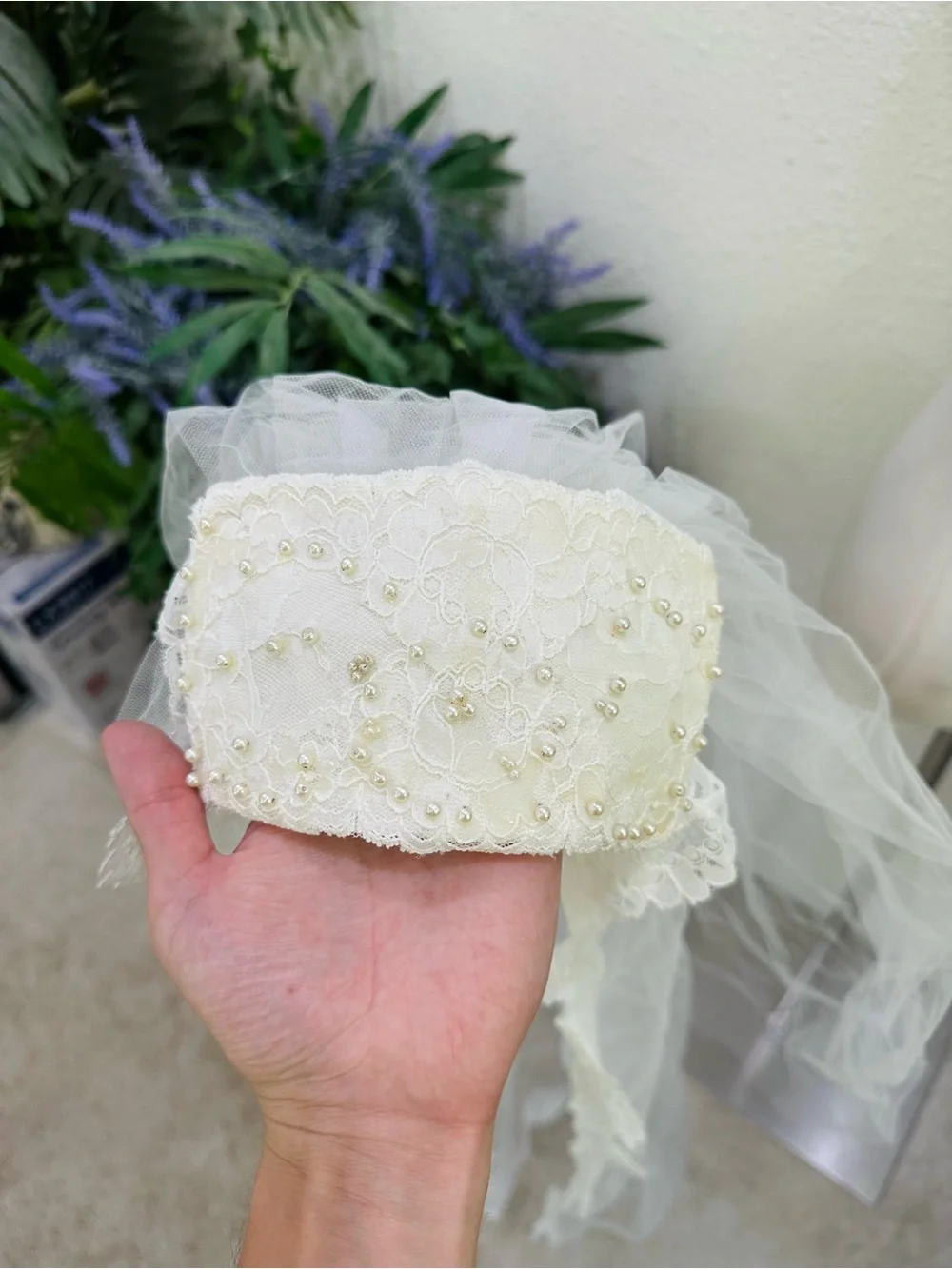 Classic White Lace Bridal Veil with Scalloped Edging